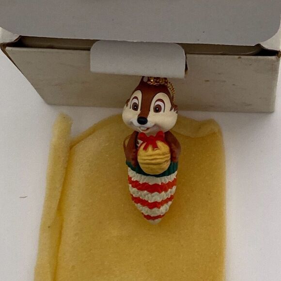 Disney Christmas Magic CHIP With Acorn Christmas Ornament By Grolier Vintage - Picture 3 of 6
